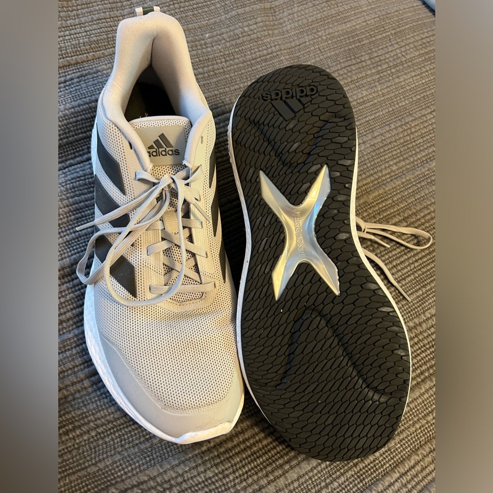 Adidas men’s casual sneaker